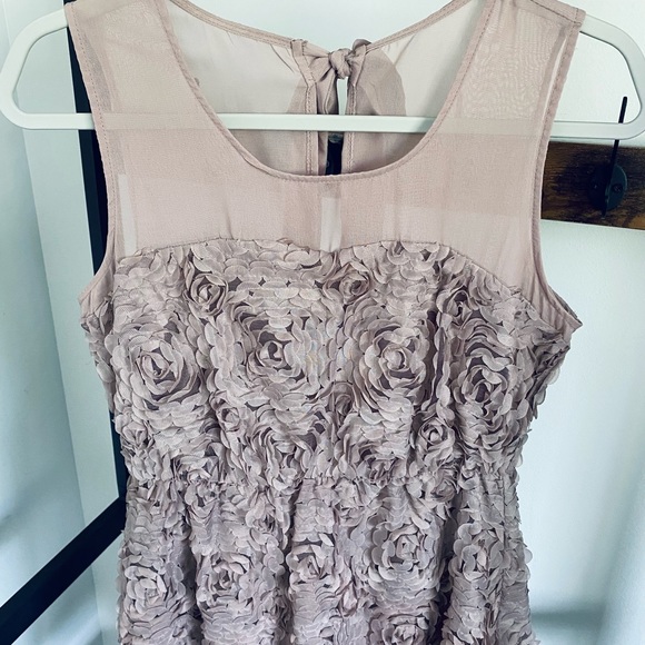 Semi-formal dress with floral overlay - Picture 3 of 4